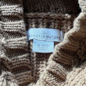 Llbean Signature women’s Tan Turtleneck Sweater